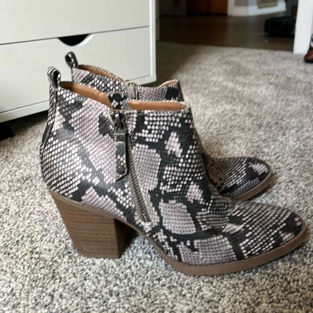 UNIVERSAL THREAD Python Print Zip Heeled Ankle Bootie worn only a few times